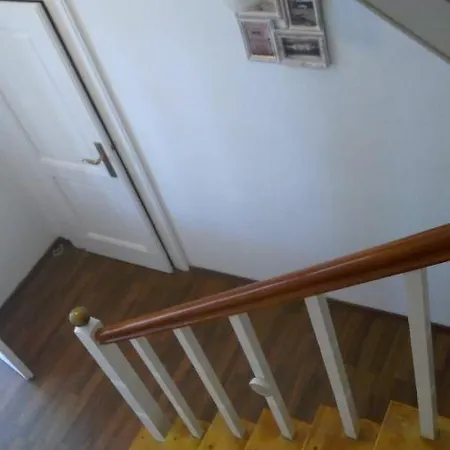 Lela Apartman