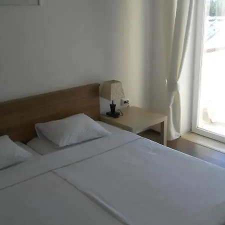 Lela Apartman *
